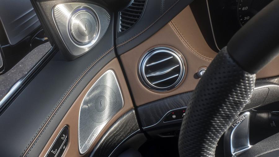 Детали интерьера Mercedes-AMG S63 4Matic+ Lang 2017 года  (WW) (фото 96 из 105)